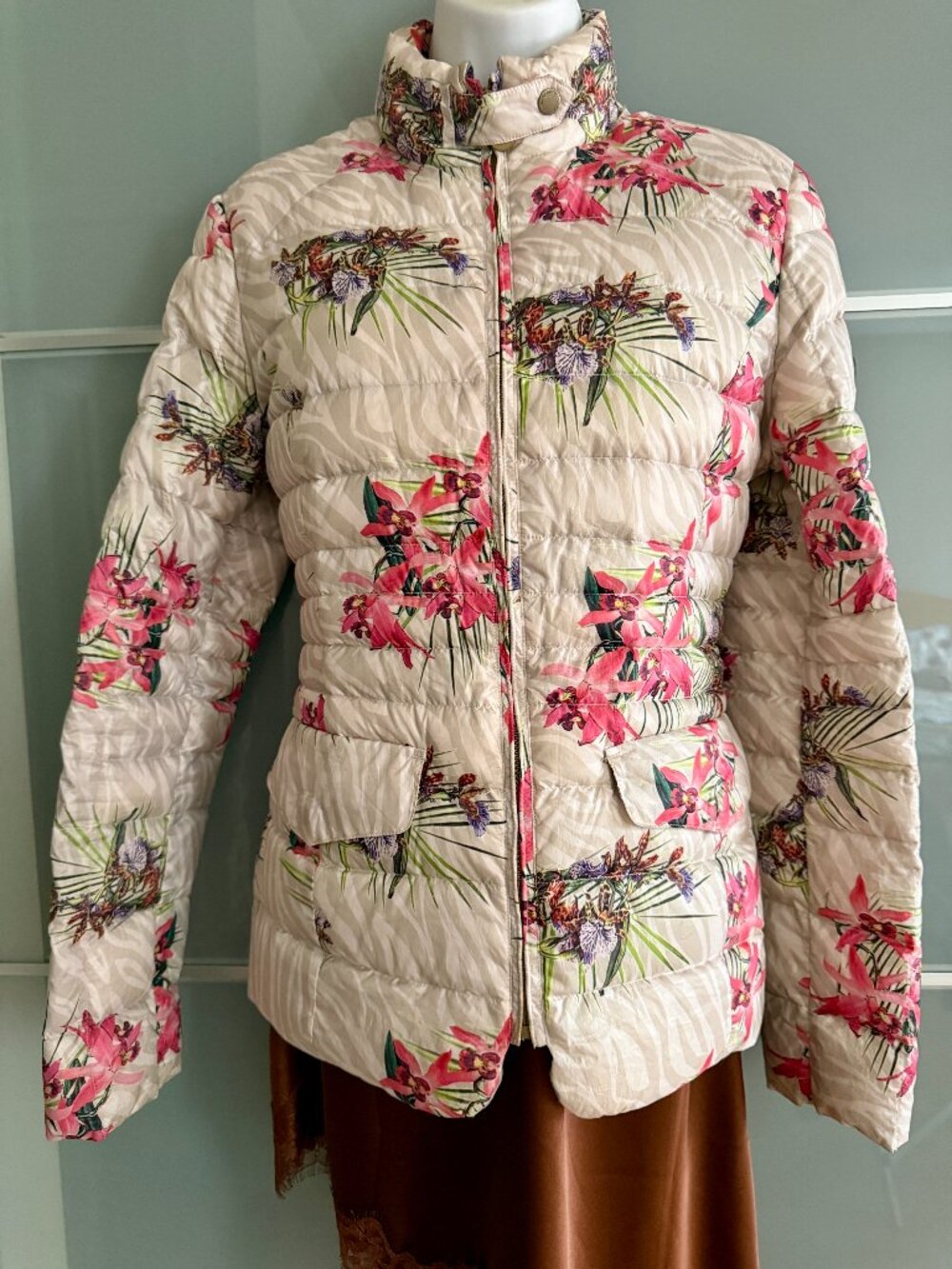 Beautiful Natural Down Canadiens Puffer Jacket – Mint Condition🌸